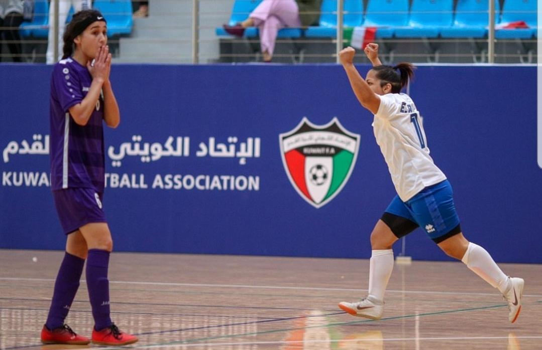 إيمان الحيي تدخل تاريخ الكرة النسائية في الكويت